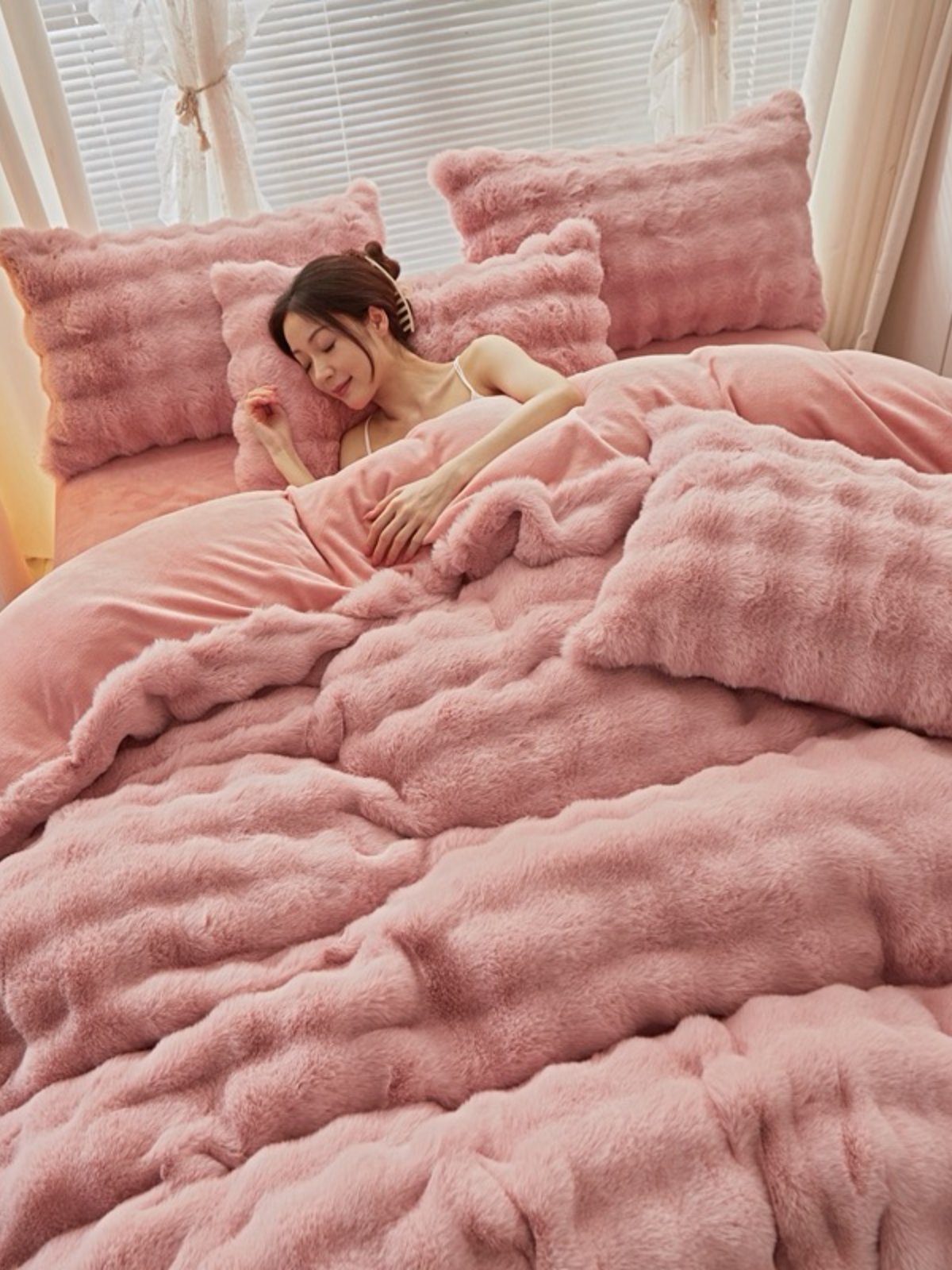 Plush Bubble Rabbit Fur Thickened Milk Velvet 4-Piece Bedding Set, Milk Velvet Fabric